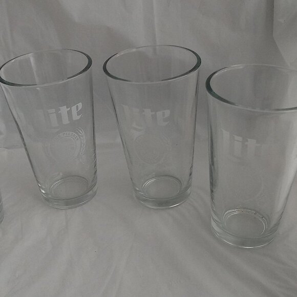 4 Miller Lite Pint Glasses for Beer - Picture 4 of 7